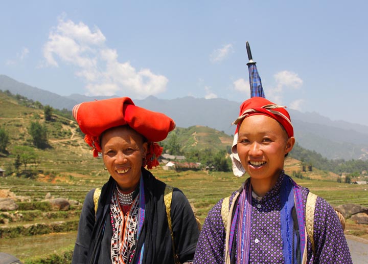 red dao people in ta phin