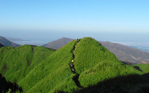 hiking to fansipan peak