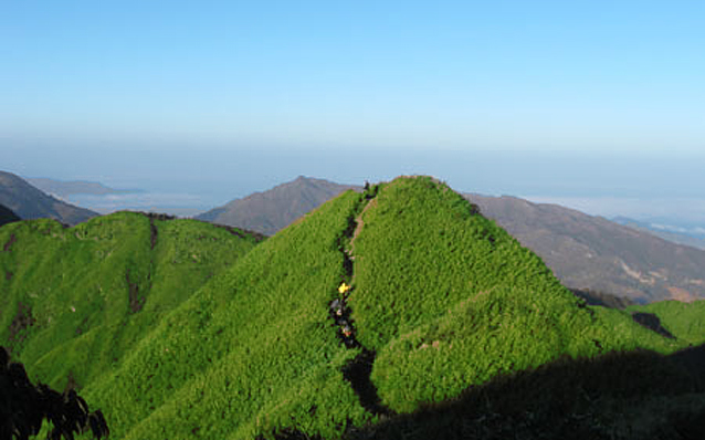 hiking to fansipan peak
